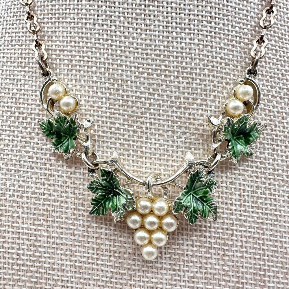 Vintage 80s Gold Tone Enamel Grape Leaf Necklace Faux Pearl Nature Boho Jewelry